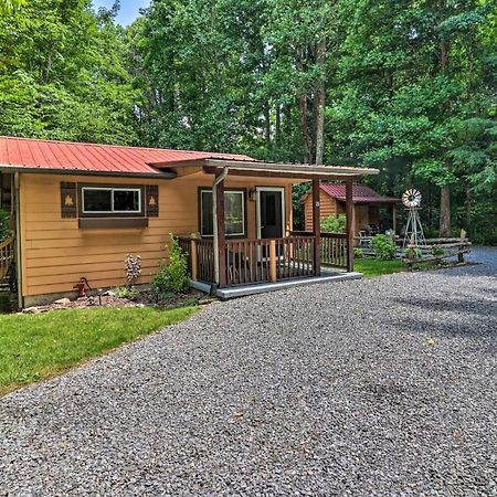 Vintage Creekside Cottage With Hot Tub And Grill! Maggie Valley Exterior foto