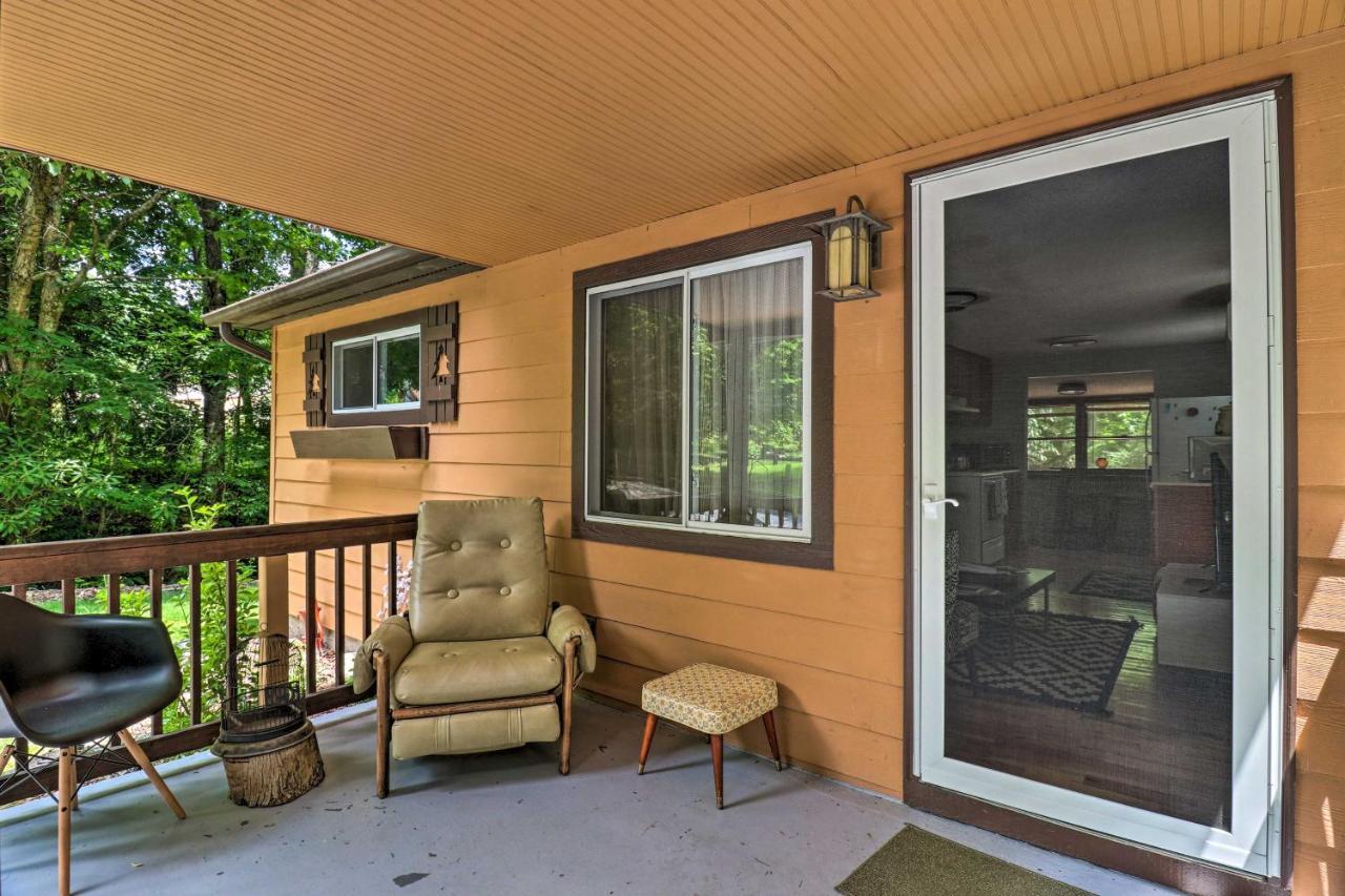 Vintage Creekside Cottage With Hot Tub And Grill! Maggie Valley Exterior foto