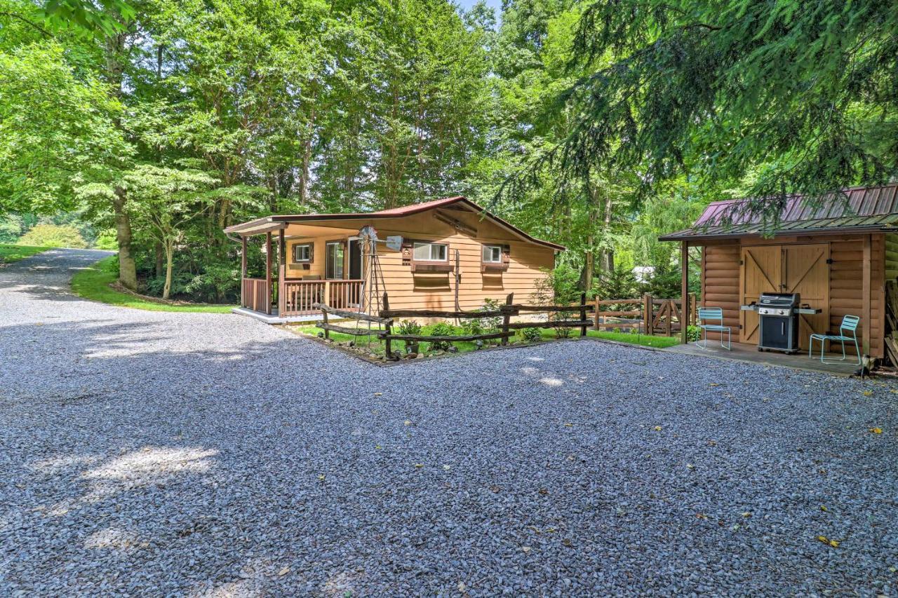 Vintage Creekside Cottage With Hot Tub And Grill! Maggie Valley Exterior foto